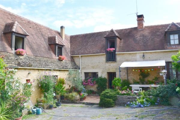 Halte Aux Places Marcillac-Saint-Quentin エクステリア 写真