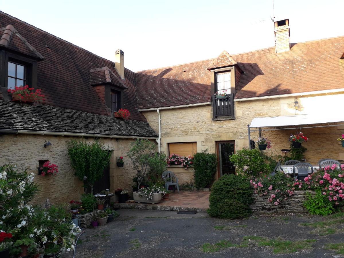 Halte Aux Places Marcillac-Saint-Quentin エクステリア 写真