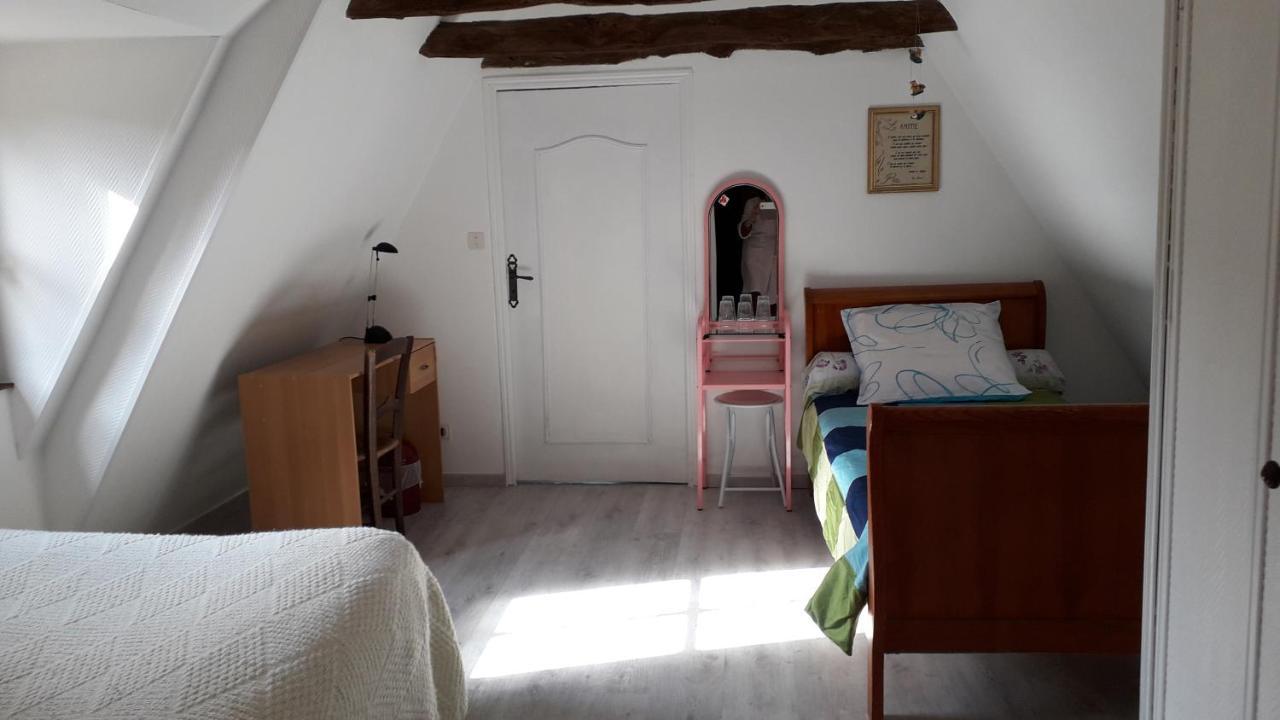 Halte Aux Places Marcillac-Saint-Quentin エクステリア 写真