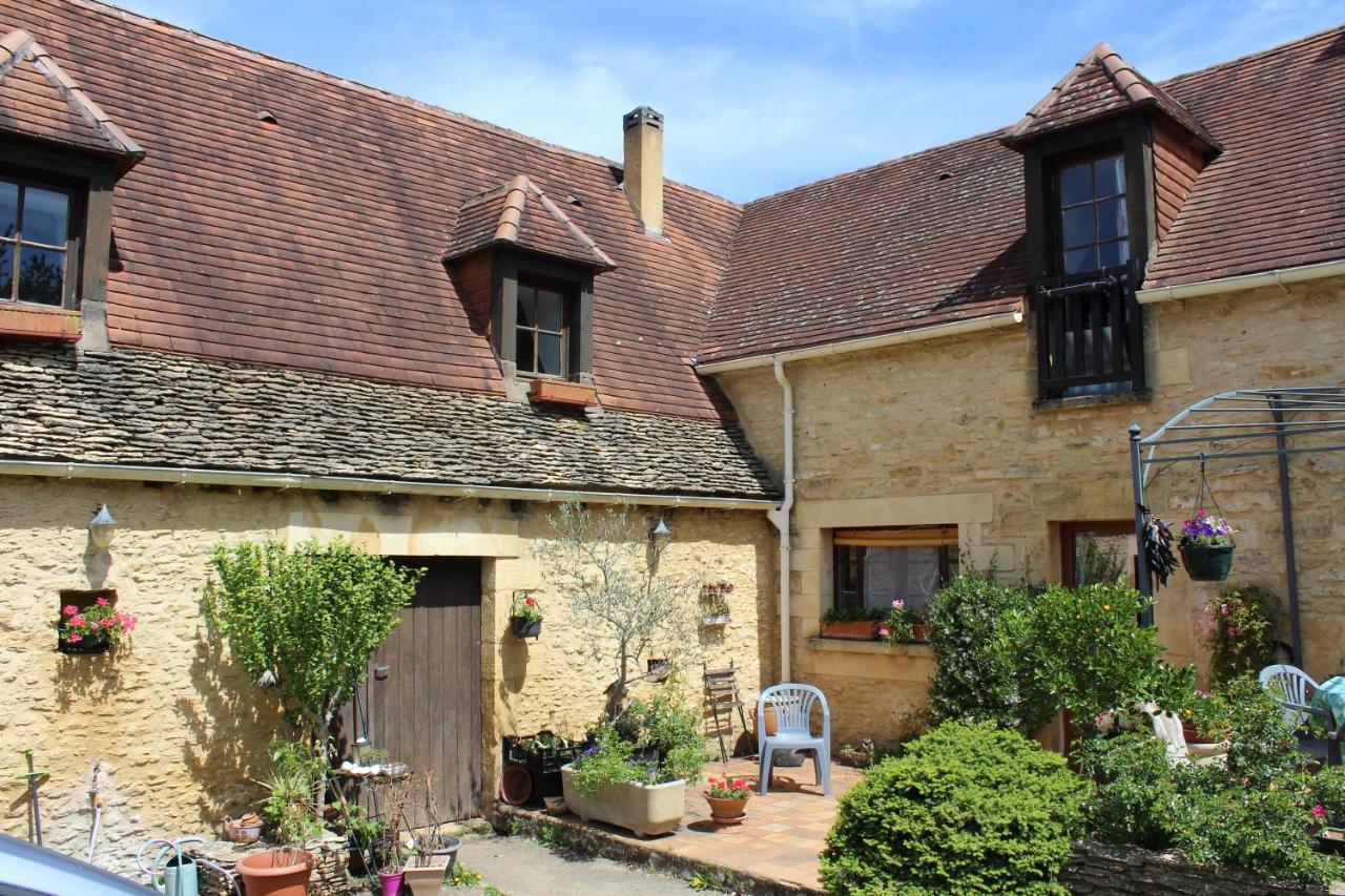 Halte Aux Places Marcillac-Saint-Quentin エクステリア 写真