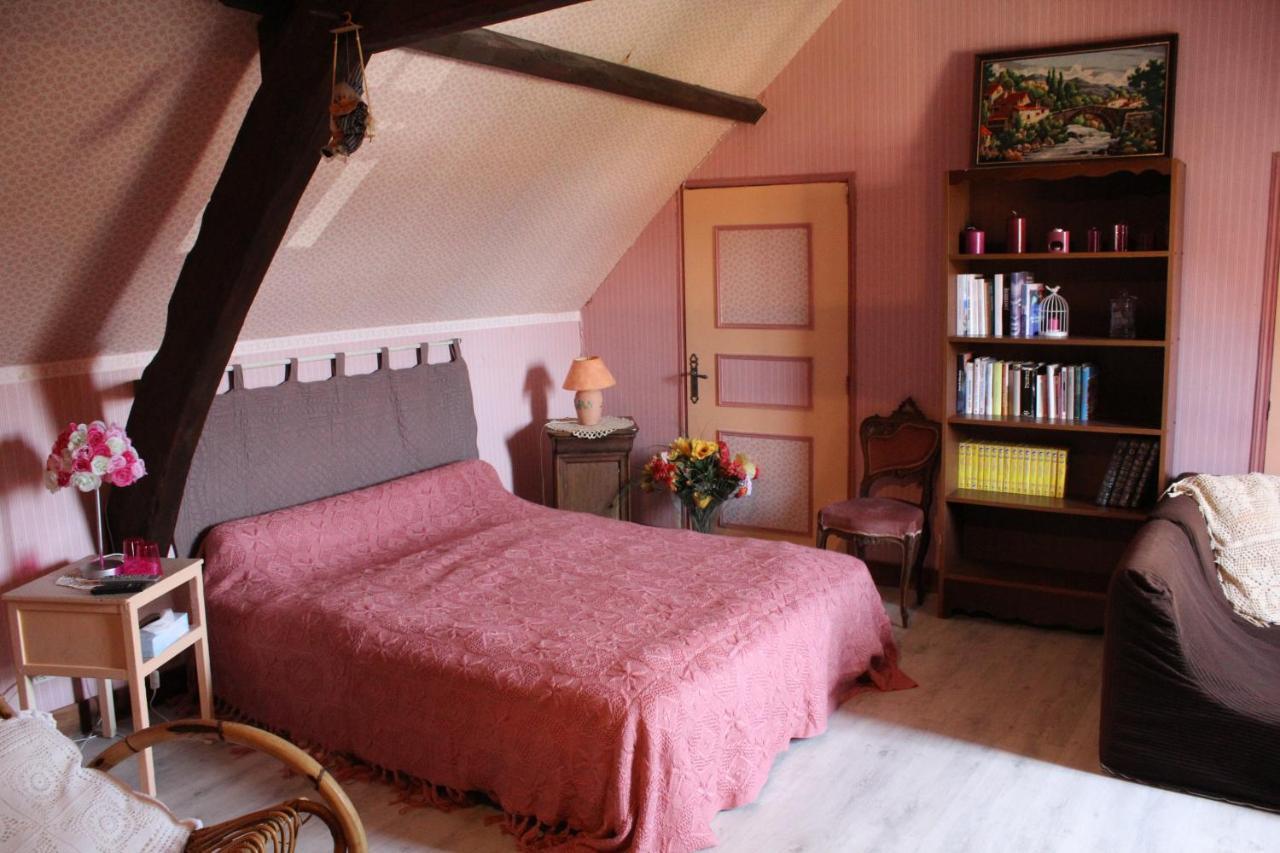 Halte Aux Places Marcillac-Saint-Quentin エクステリア 写真
